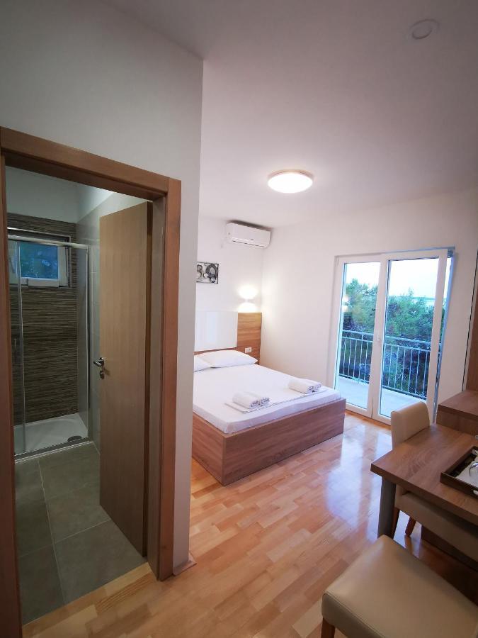 Apartments And Rooms Kod Mate Tribanj-Kruscica Exterior photo